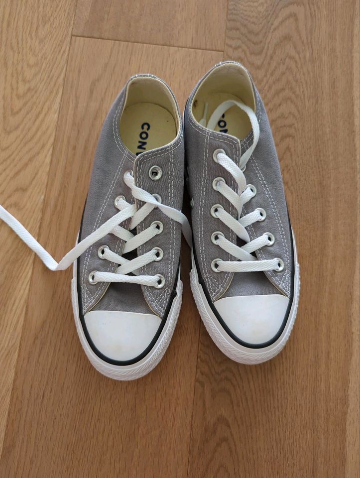 Converse Schuhe Grau NEU Gr. 35 in Montabaur