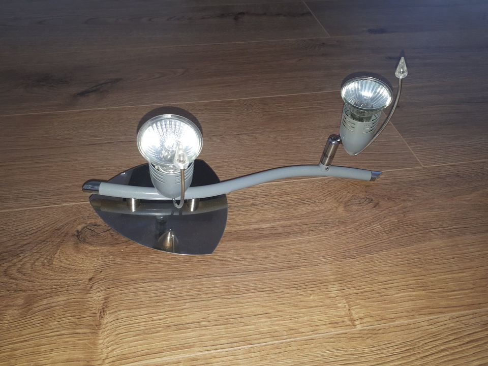 Deckenlampe bzw. Wandlampe mit 2 Strahlern in Wedel