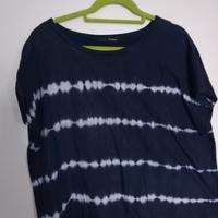 Shirt, Batik blau/ weiß  46/48 Berlin - Reinickendorf Vorschau