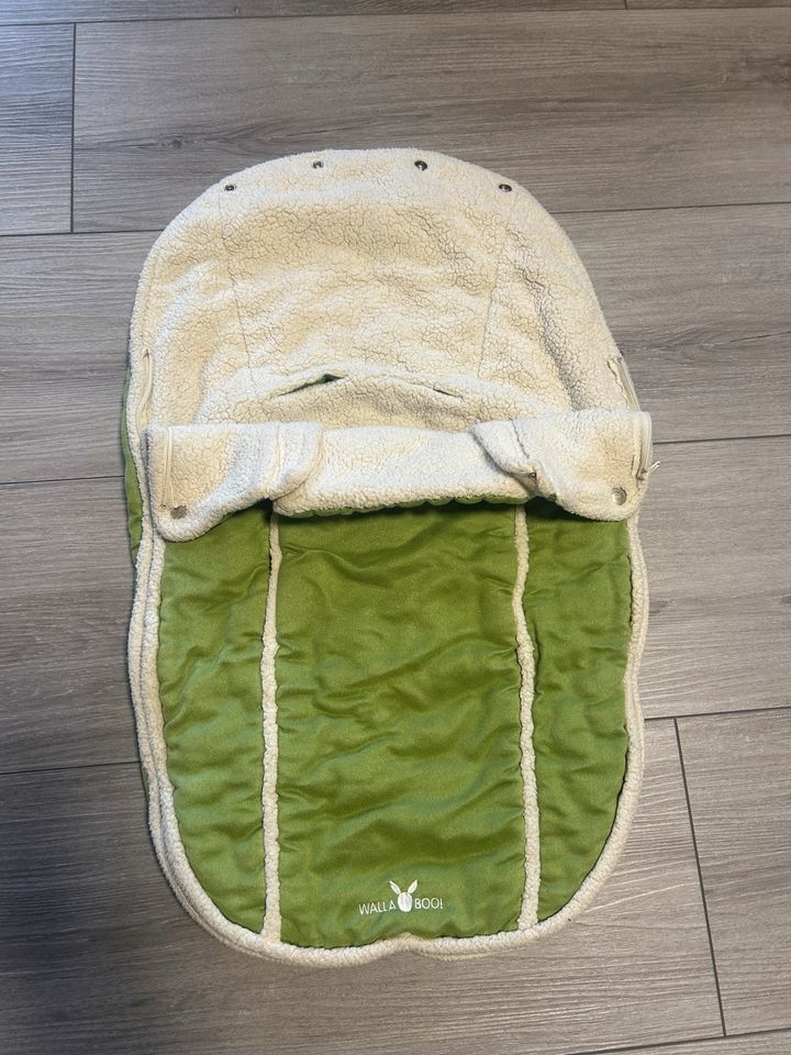 Kuschelige Einschlagdecke / Fußsack für Babyschale von Walla Boo in Willich