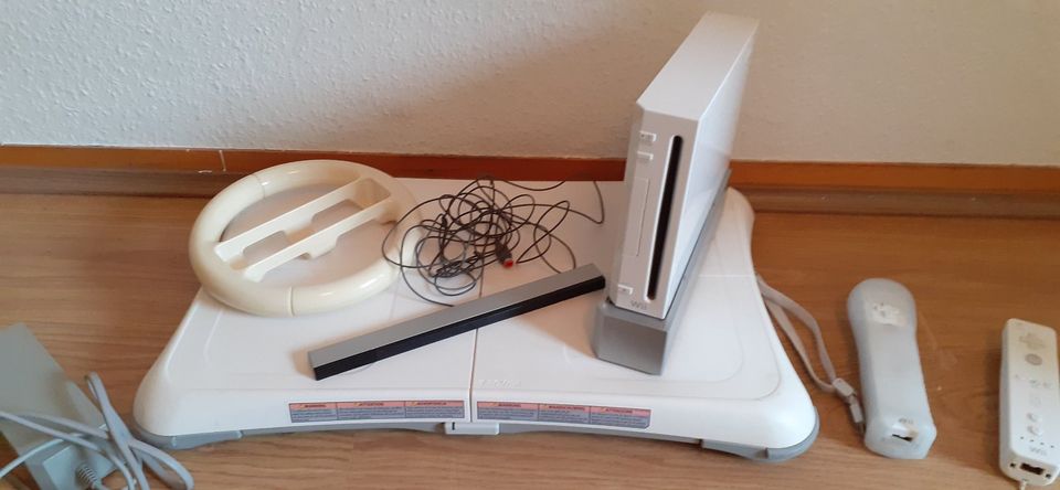 Nintendo Wii + Spiele + Zubehör in Burscheid