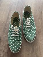 Stoffschuhe Sneaker, grün-weiß gepunktet, Gr. 38 Niedersachsen - Herzberg am Harz Vorschau