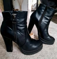 Stiefeletten schwarz 10cm Gr: 37 Düsseldorf - Lohausen Vorschau
