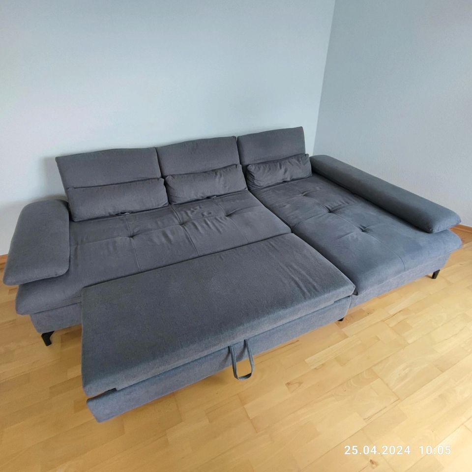 Sofa mit Schlaffunktion in Frankfurt am Main
