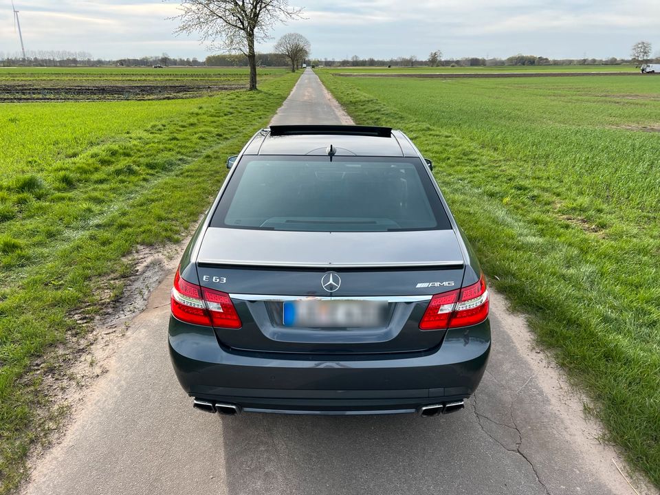 Mercedes E63 AMG Liebhaberfahrzeug in Wittorf