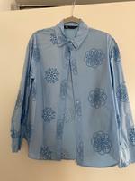 Bluse mit Lochstickerrei Bayern - Allershausen Vorschau