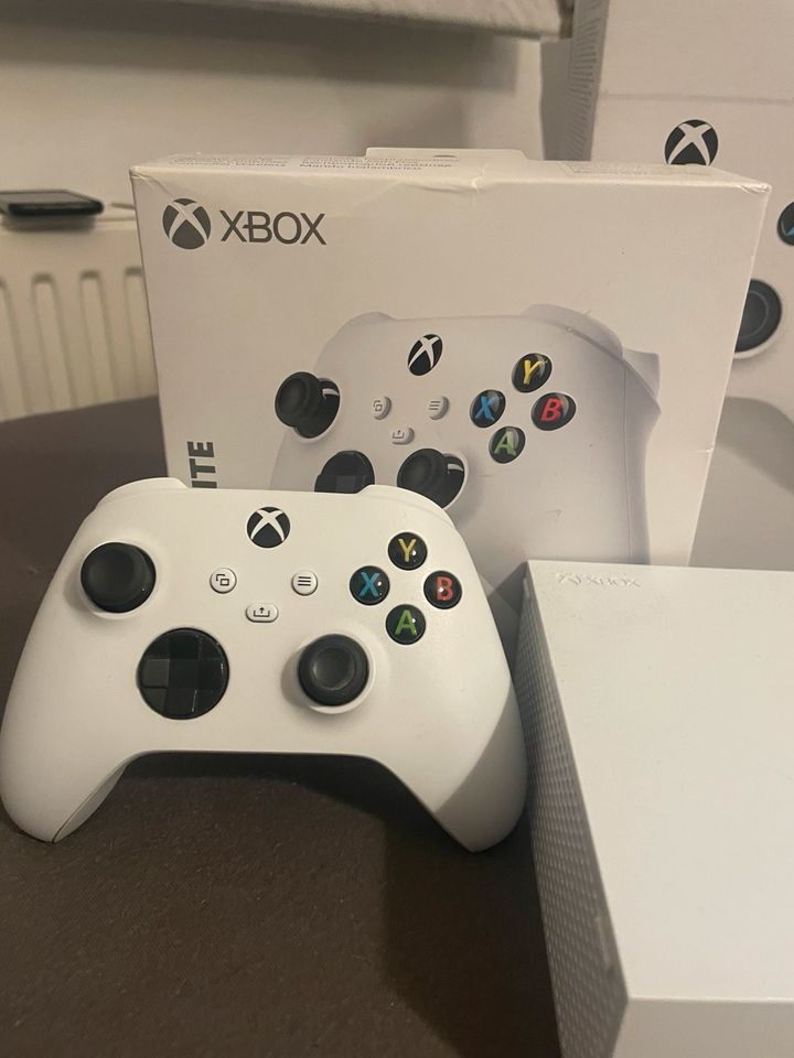 Xbox Series S Komplettpaket in Bernau