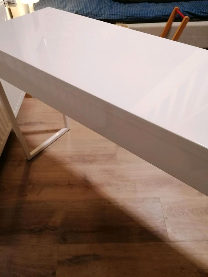 Ikea Schreibtisch in Solingen