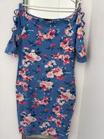Blumenkleid mit schulterfreiem Schnitt Berlin - Neukölln Vorschau