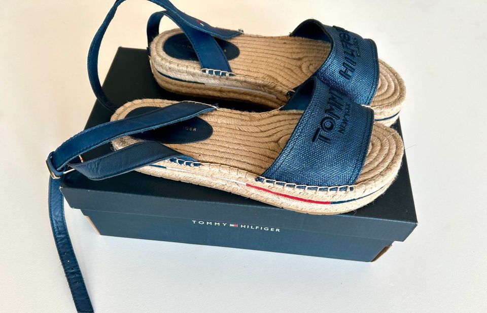 Thommy Hilfiger Sandalen-neu, ungetragen in Essen