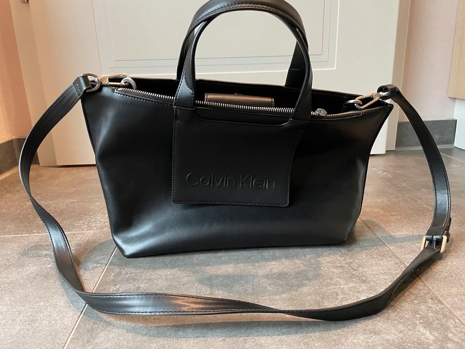 Calvin Klein Handtasche in Ahaus