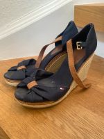 Tommy Hilfiger Weste Keil Sandalette blau 37/38 Nordrhein-Westfalen - Herne Vorschau