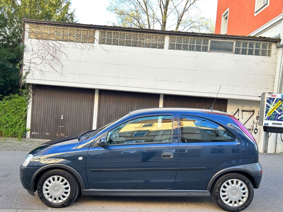 Opel Corsa 1.2 16V Elegance in Stuttgart