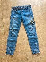 Zara Jeans mit Blumen Stickerei 38 Bayern - Weißenhorn Vorschau