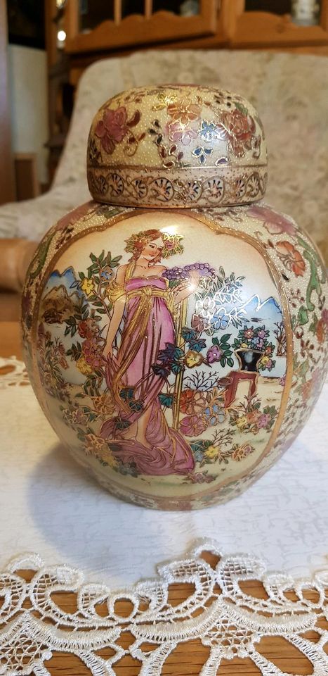 Vase Deckelvase in Jüchen