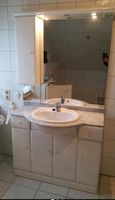 Badezimmer Möbel Set gr. Spiegel  Ablagefleche Waschtisch Niedersachsen - Ankum Vorschau