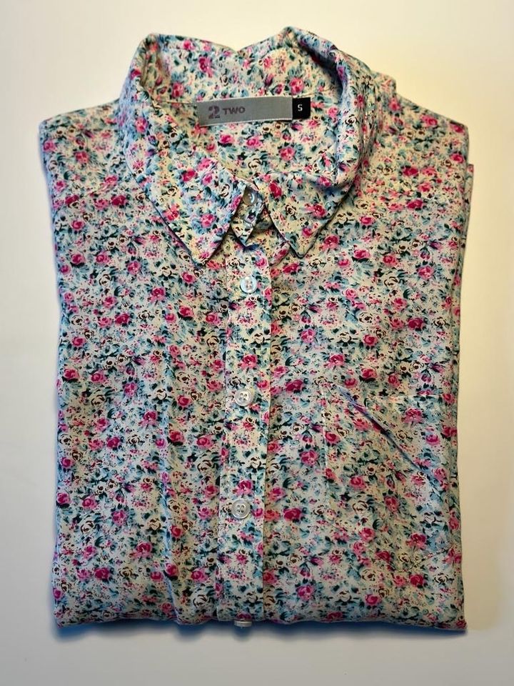 Bluse von 2Two, Blumendesign, wenig getragen, Größe S in Telgte