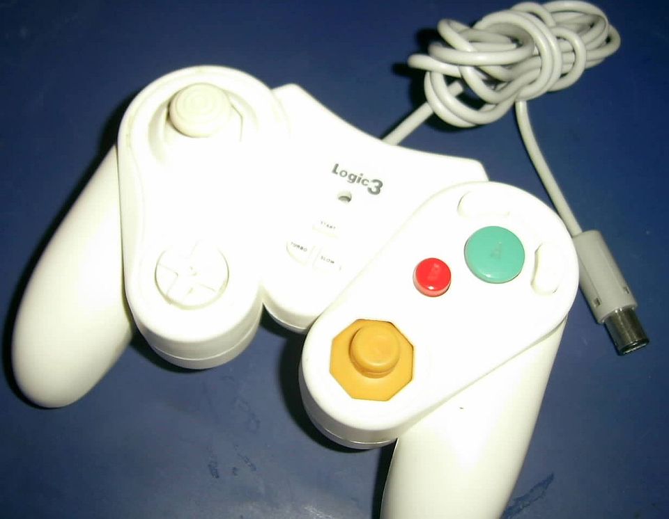 LOGIC3 NW801 Pad/Controller für Nintendo GameCube/Wii PORTOFREI! in Moers