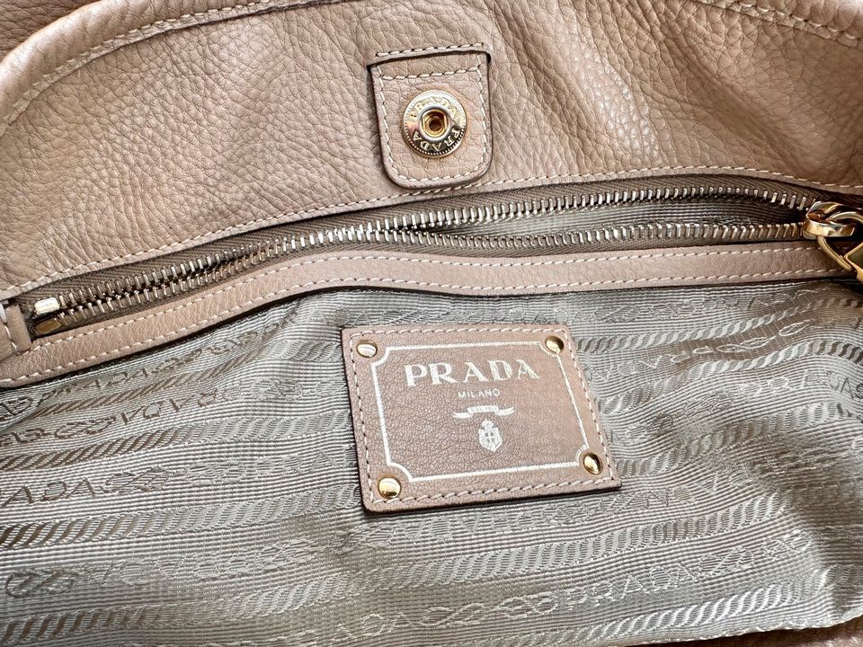 Prada Tasche Vitello Daino Leder Kamel in Simmozheim