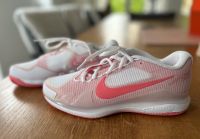 Nike Tennisschuhe, Zoom Vapor Pro, 39 Damen - neu!! Nordrhein-Westfalen - Meerbusch Vorschau