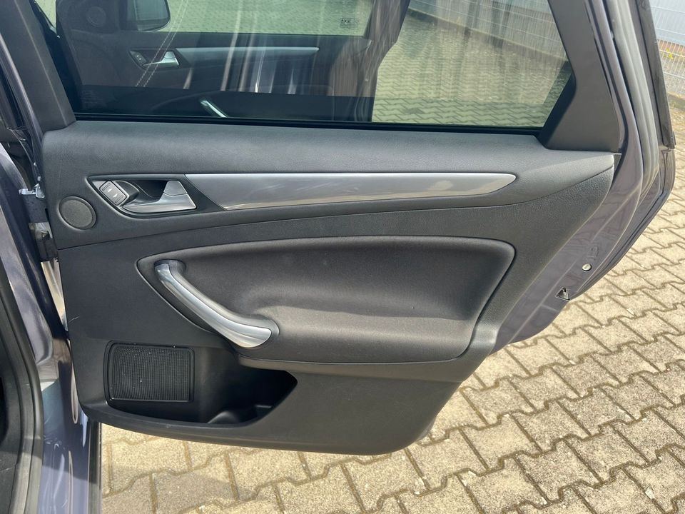 Ford Mondeo mk4 Turnier 8-fach bereift. in Gunzenhausen