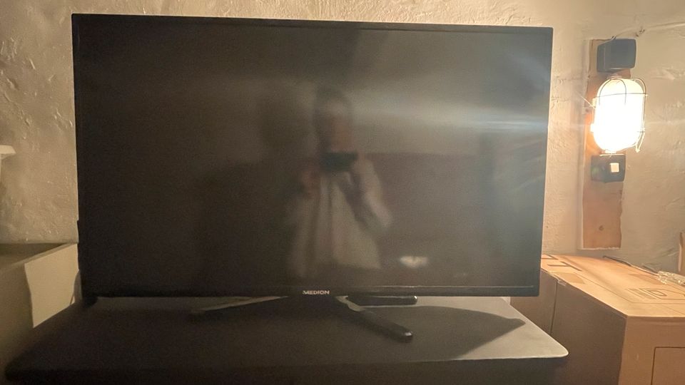 40” LCD-TV abzugeben / Zustand okay in Essen