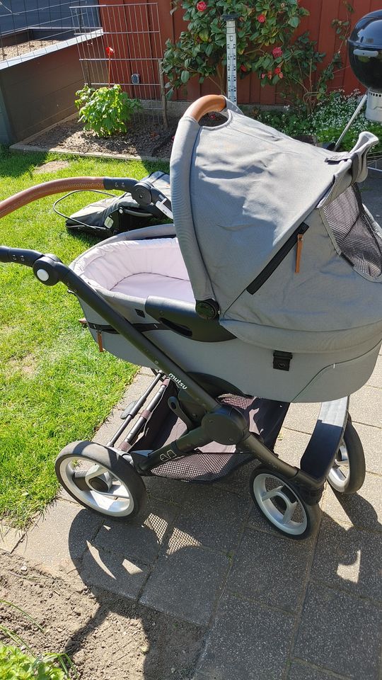 Mutsy Evo Kinderwagen mit Sportsitz hellgrau in Buchholz in der Nordheide