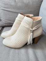 Stiefeletten Creme Gr. 41 Nordrhein-Westfalen - Kleve Vorschau