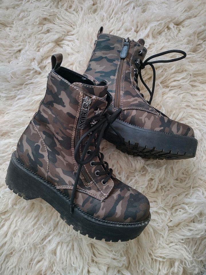 Original Guess Boots Camouflage in Barsinghausen