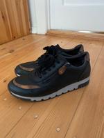 Plateau Sneakers von Jana| Schwarz mit Bronzeakzenten| Größe 40 Berlin - Treptow Vorschau