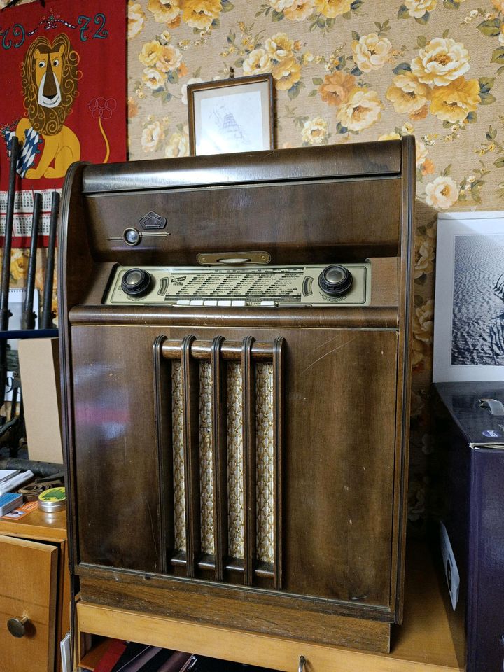 Radio mit Plattenspieler in Bad Zwischenahn