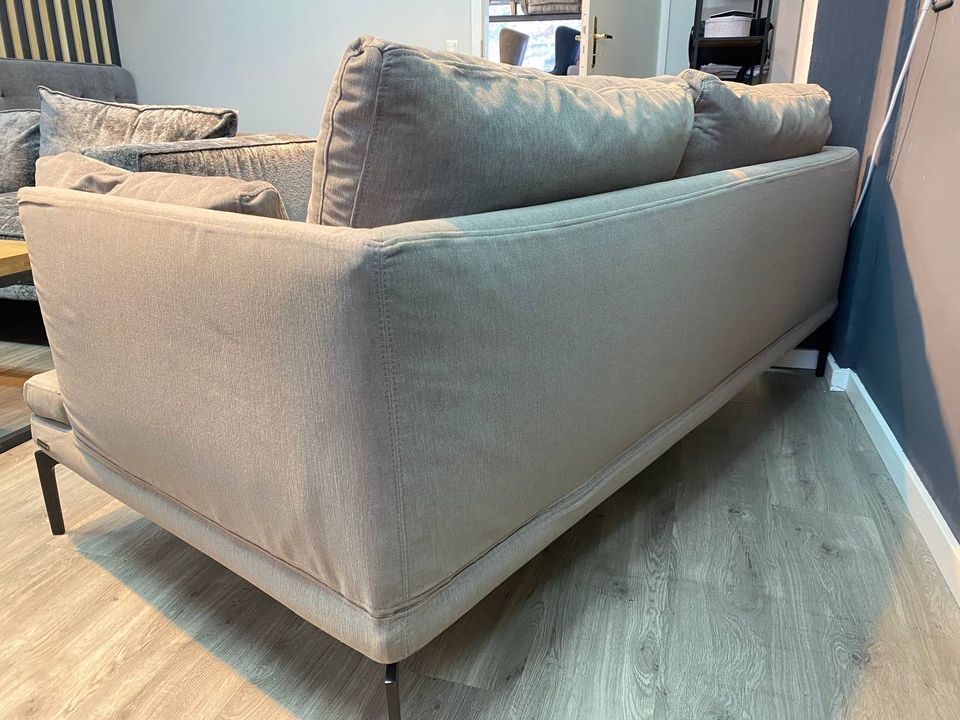 DESIGN SOFA WOHNZIMMER COUCH HOCHWERTIG POLSTERUNG HOLZ METALL in München