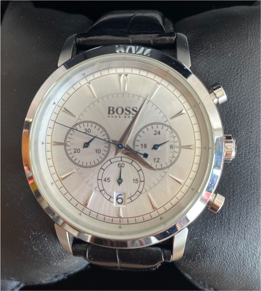 Hugo Boss Herrenuhr Leder schwarz in Darmstadt