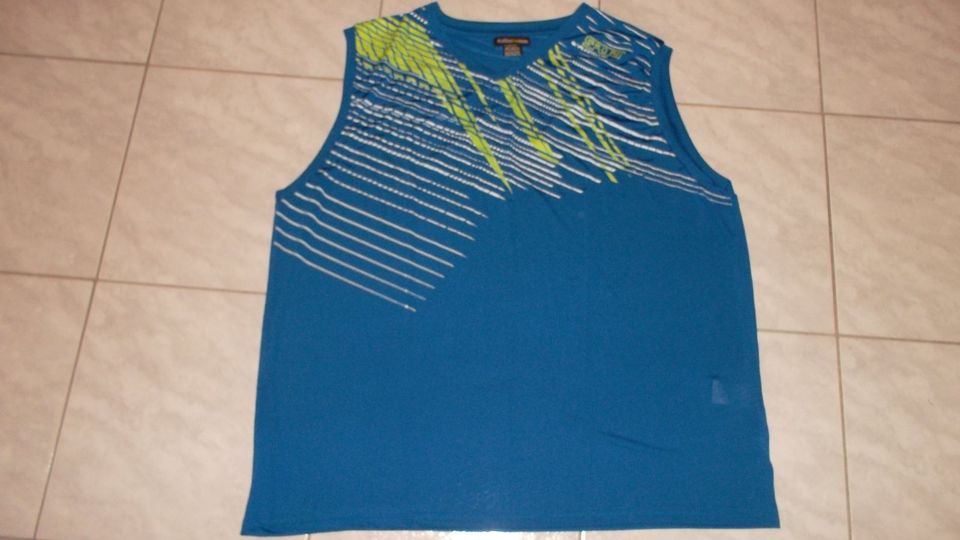 Ärmellose T-Shirts Sport mit V-Ausschnitt Gr 4.XL NEU jed.12,00 in Celle