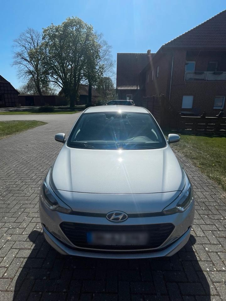 Hyundai i20 Active / BJ 07/2018 /91.000 km / Top Ausstattung in Bruchhausen-Vilsen