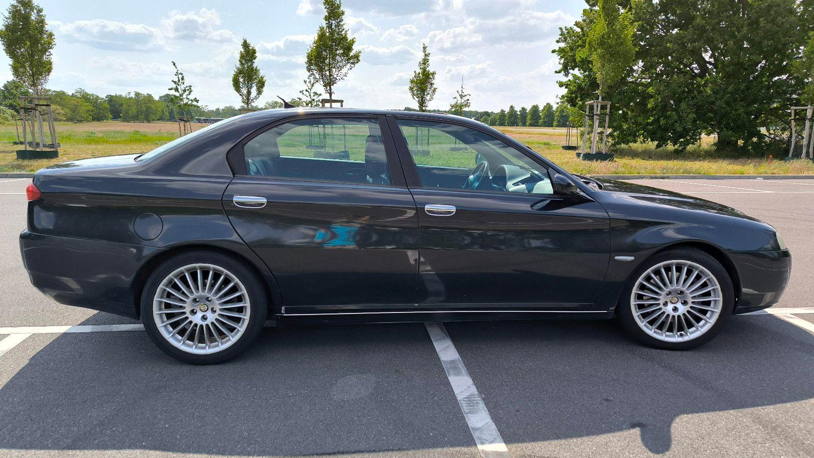 Abbildung des Autos Alfa Romeo 166 2.4 JTD 2…