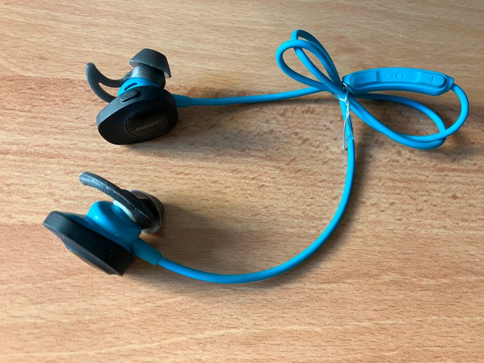BOSE SoundSport Bluetooth Kopfhörer ear buds wireless defekt in Frankfurt am Main