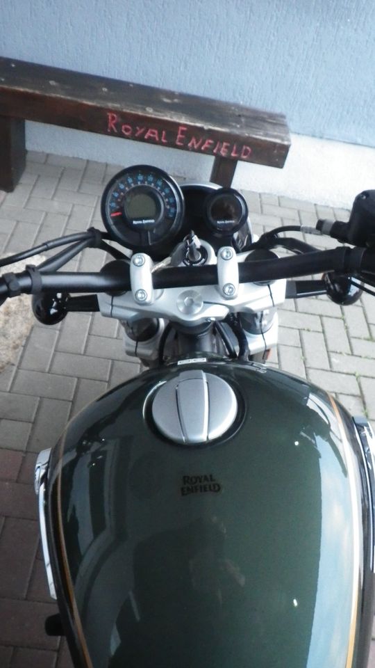 Royal Enfield Supermeteor 650 Interstellar inGrün Cruiser Chopper in Hasselfelde