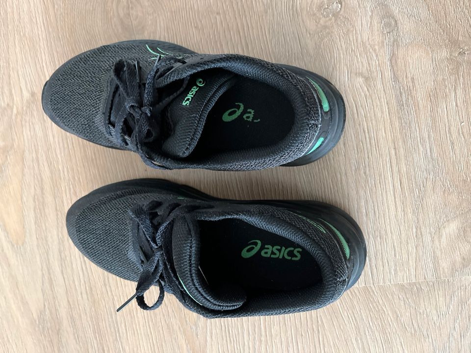 Asics Kinderschuhe fast neu ,gr Eu 35, in Berlin