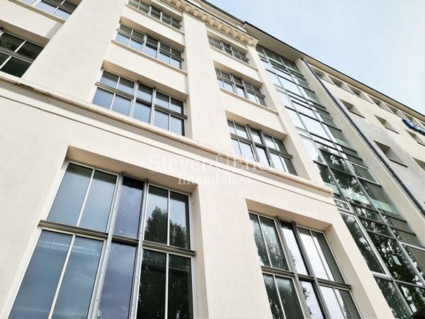 Viel Transparenz, viel Höhe, viel Fenster -  viel LOFT in Nürnberg (Mittelfr)