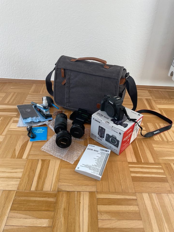 Canon Eos M50 mit viel Zubehör in Karlsruhe