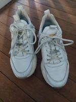 Weiße Buffalo-Sneaker in Größe 40 Düsseldorf - Bilk Vorschau