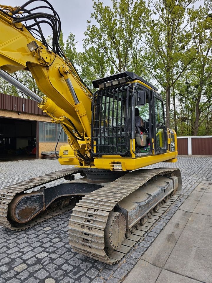 Kettenbagger Komatsu PC 290-8 NLC in Coburg