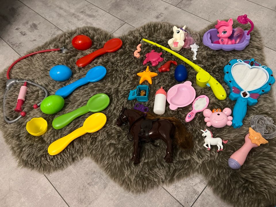 LOL interaktive Katze, Schleich/Barbie Figuren, div. Spielzeuge in Aalen