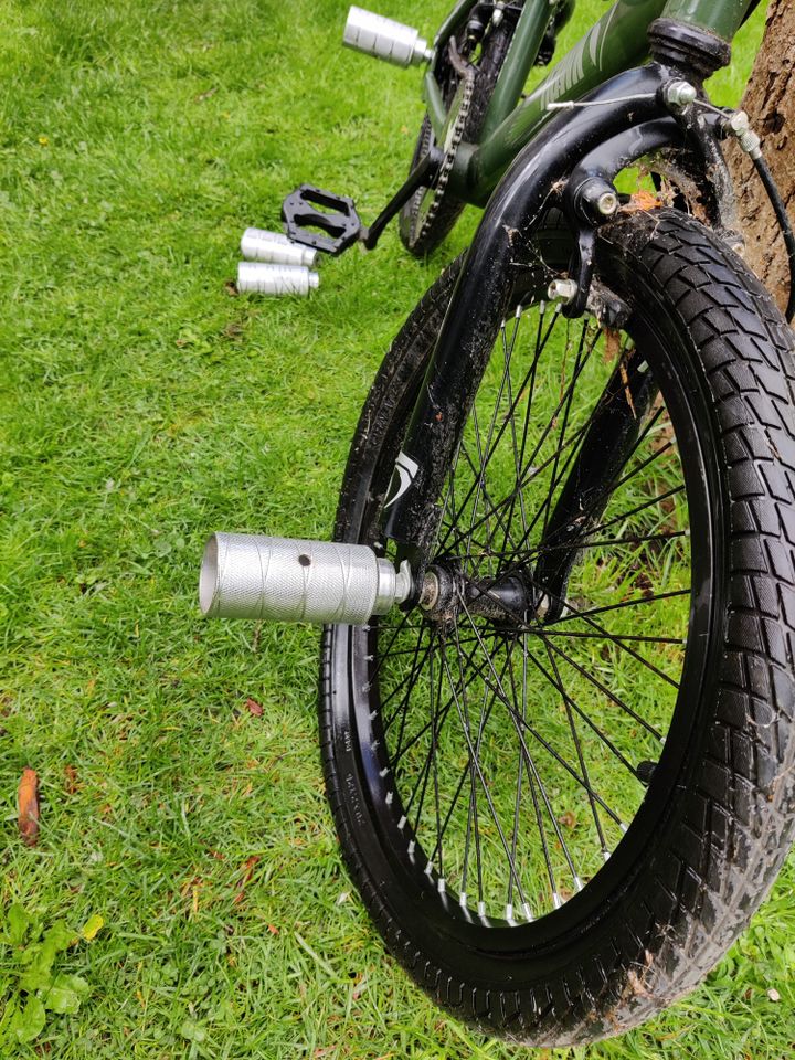 BMX Bike / Fahrrad (Hawk 2.1) in Neufahrn