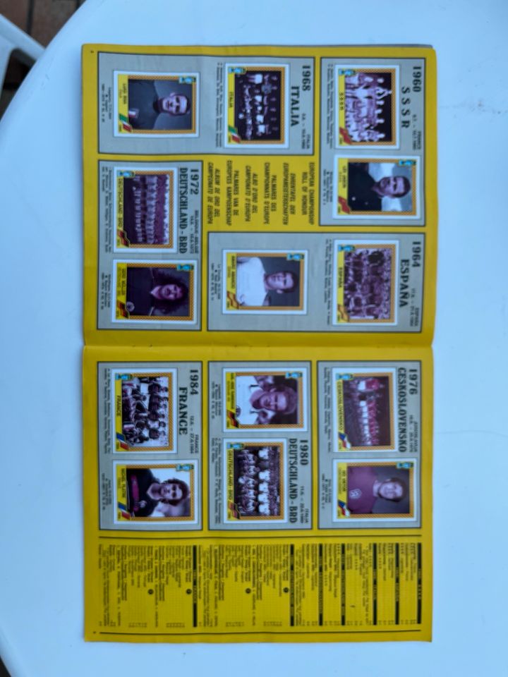 Sammelalbum der Europameisterschaft 1988 von Panini in Bad Vilbel