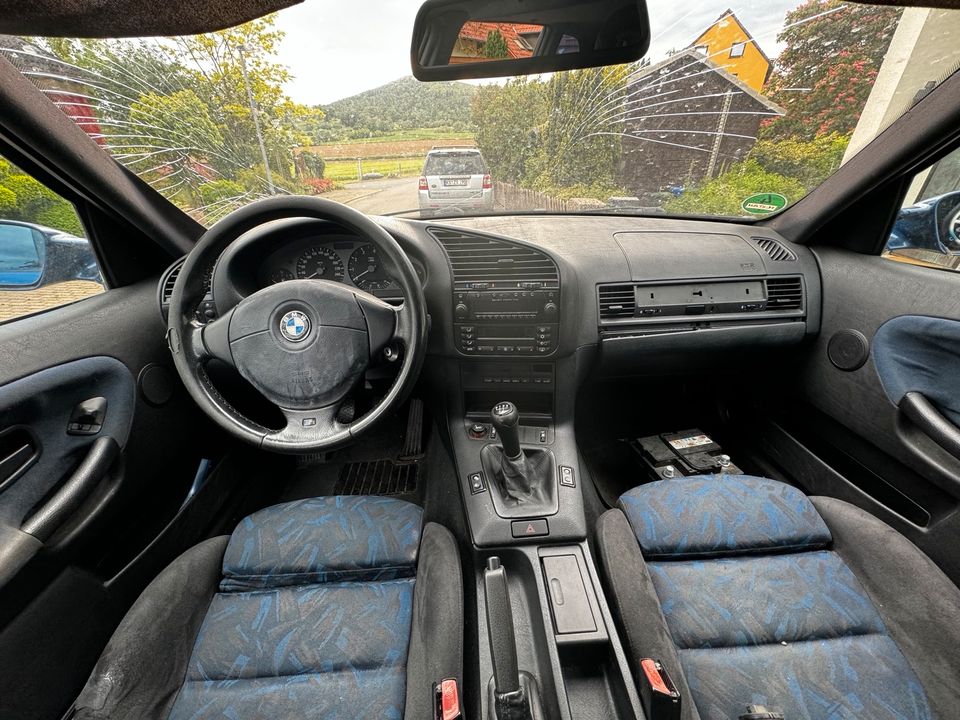 BMW 318i E36 Touring Avusblau M-Paket Schlachtfest in Fuldabrück