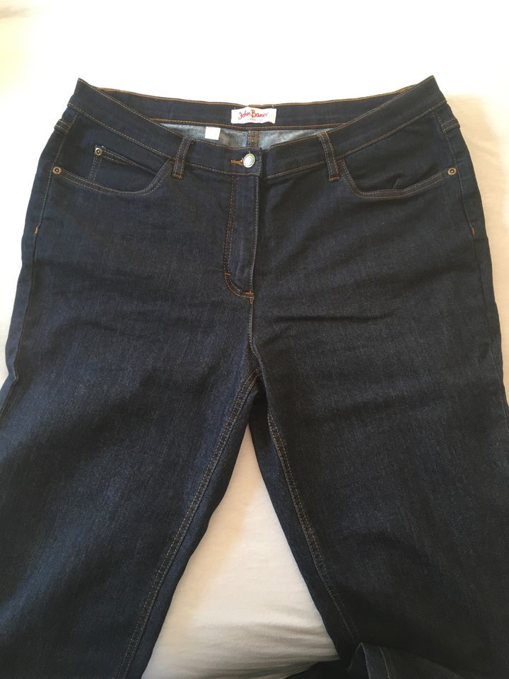 Neue Bootcut Jeans in Gr. 46 in Much