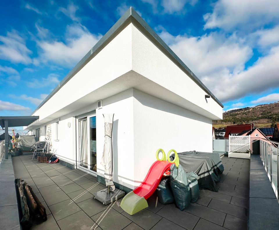 F&D | Provisionsfrei! Exklusive Penthouse-Wohnung mit EBK & TG-Stellplatz in Spaichingen