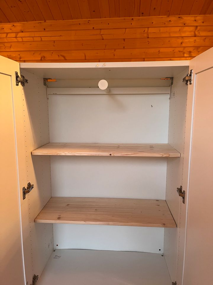 Schrank Ikea schmal in Laage